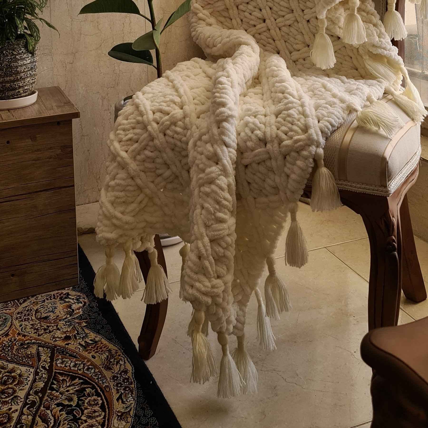 Plaid Tricoté Tendance – Doux, Chaud et Élégant pour le Salon