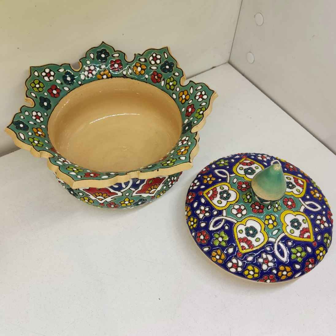 Sucrier en Poterie Persane Fait Main avec Couvercle avec Motif Floral