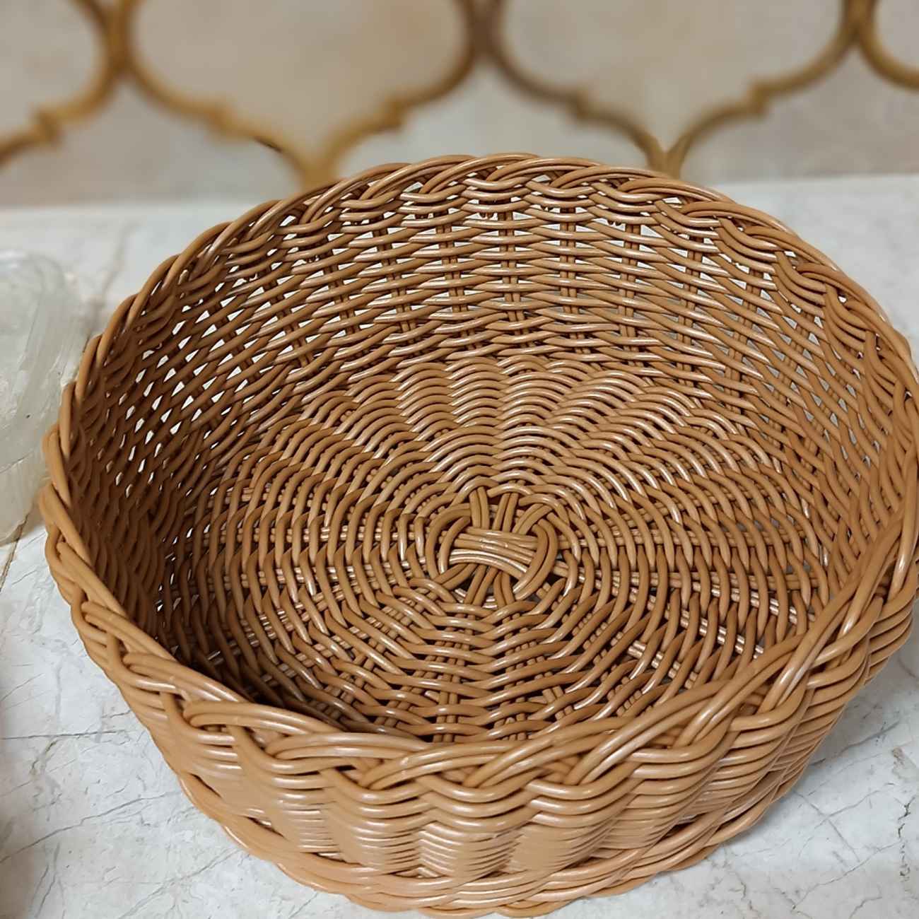 Panier en osier tissé à la main en brun avec style rustique - Organisation dans un petit espace