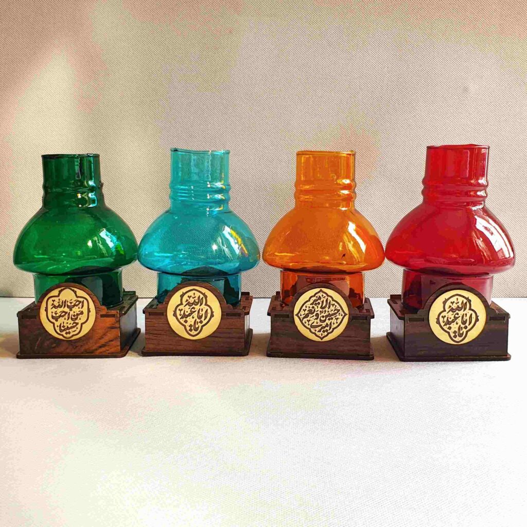 Porte-bougie de table islamique avec base en bois et design des noms des Imams