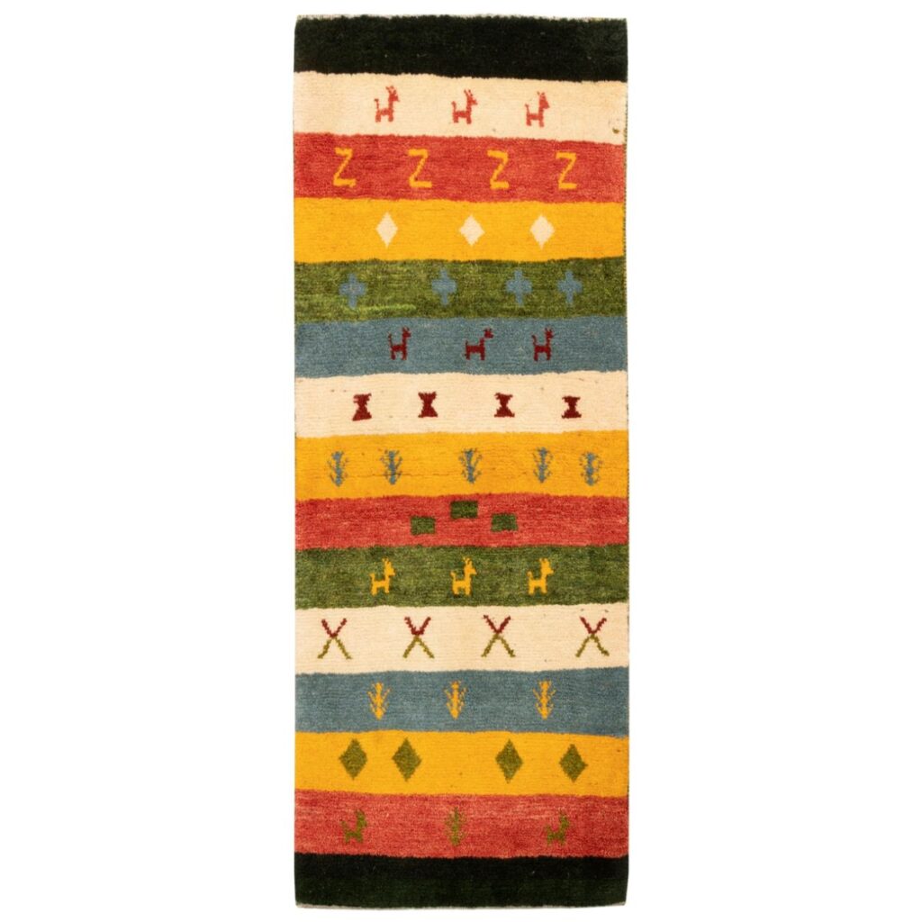 Tapis runner Gabbeh persan en laine tissé à la main dans le Fars, rayé avec motifs animaux