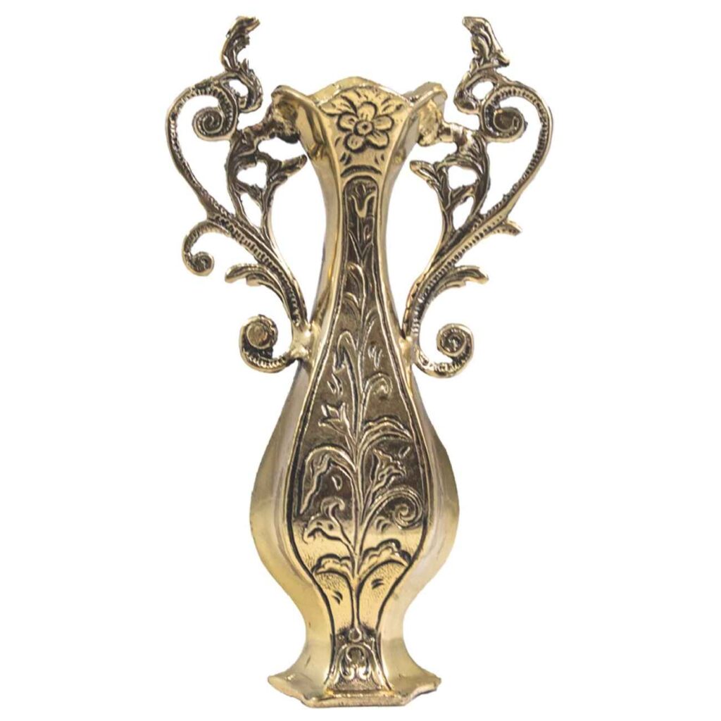 Vase en laiton traditionnel fait main avec design floral pour décoration intérieure
