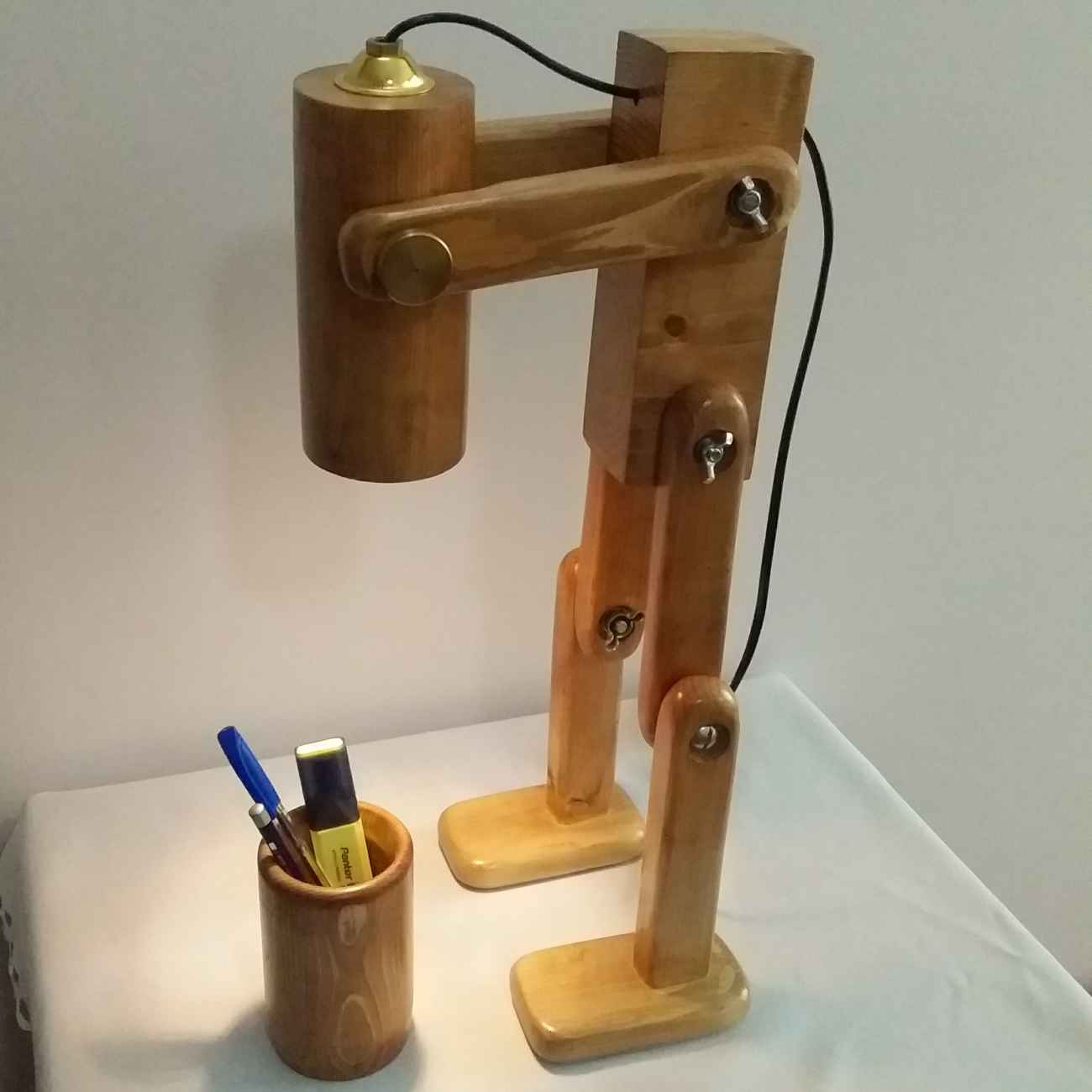 Lampe de bureau en bois réglable avec organiseur – éclairage parfait pour maison et bureau