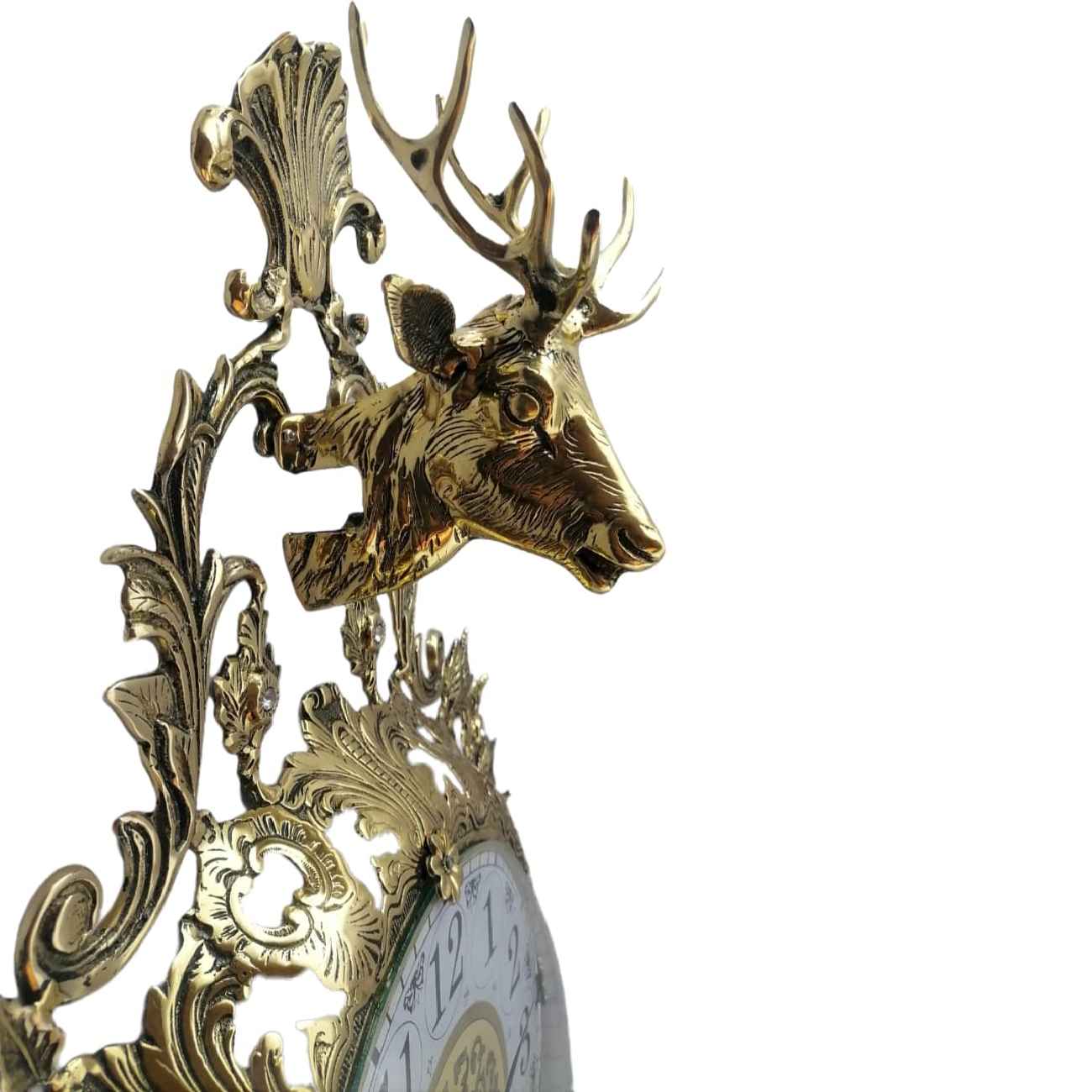 Horloge murale en laiton pour une impression durable – Classique et moderne à la fois