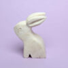 Figurine de lapin en pierre sculptée - Accent décoratif parfait
