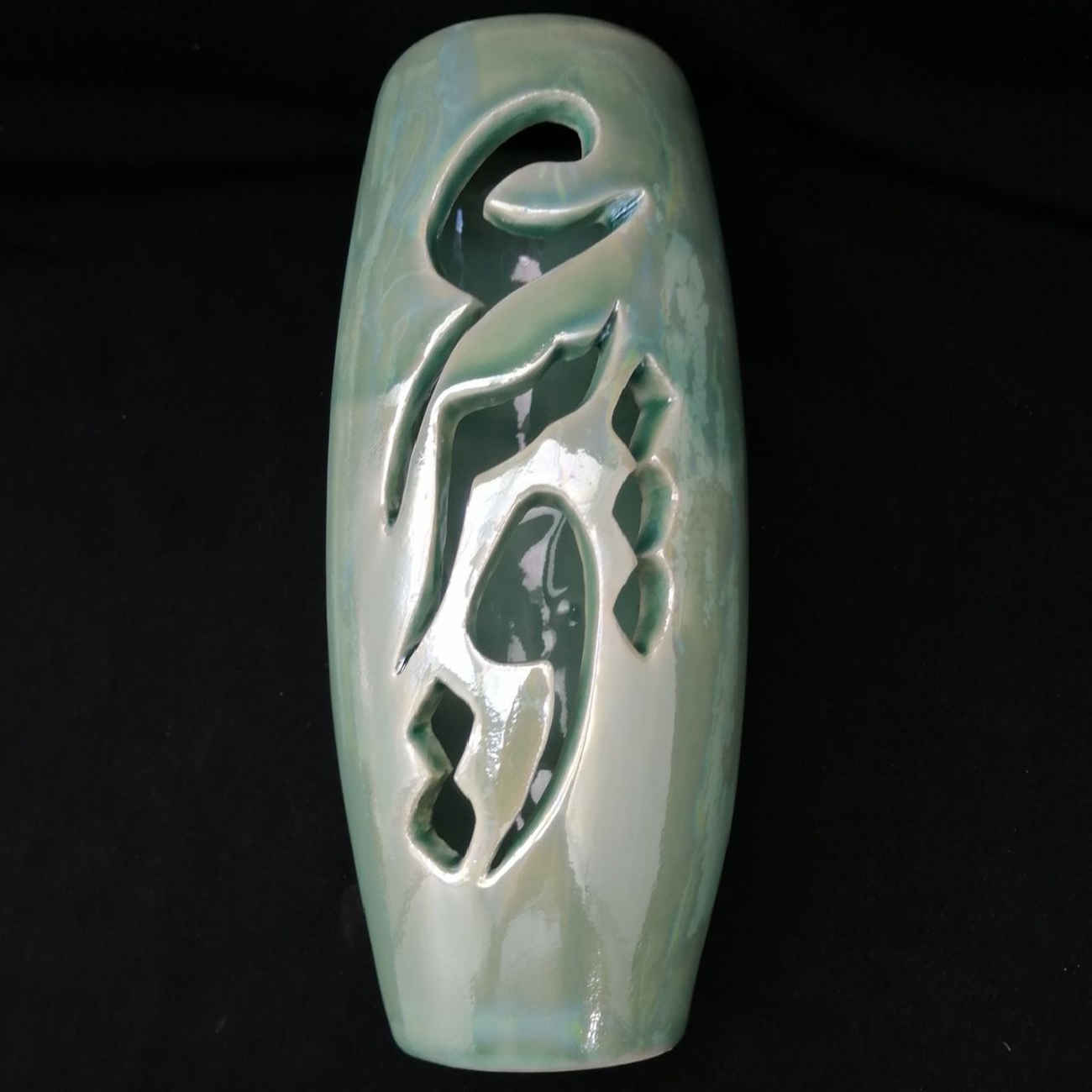 Vase décoratif en céramique persan avec design calligraphie en vert