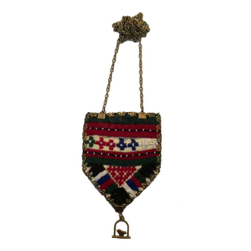 Collier brodé iranien – Chef-d'œuvre artisanal intemporel