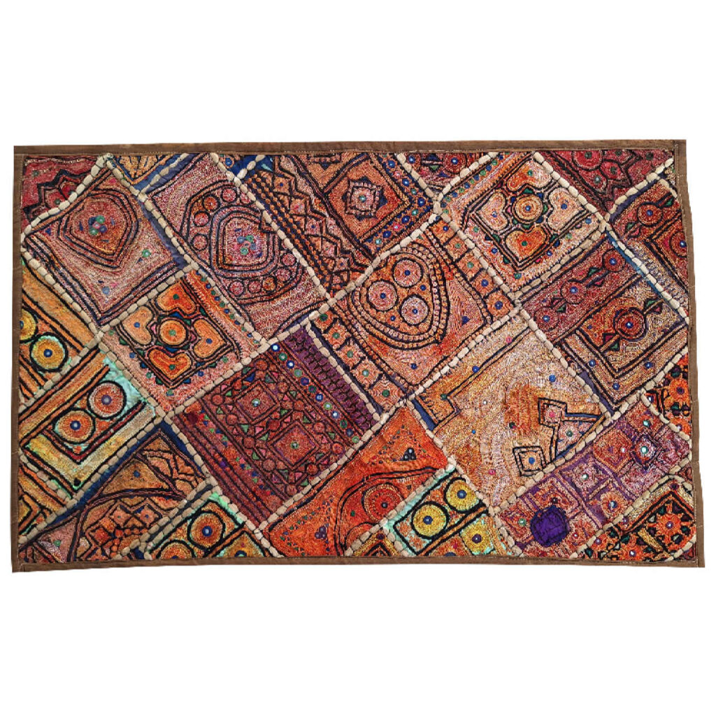 Nappe Brodée - Décor Parfait pour Votre Table à Manger