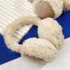 Cache-oreilles en Fourrure – Douceur Luxueuse pour l’Hiver et Vos Oreilles en Crème