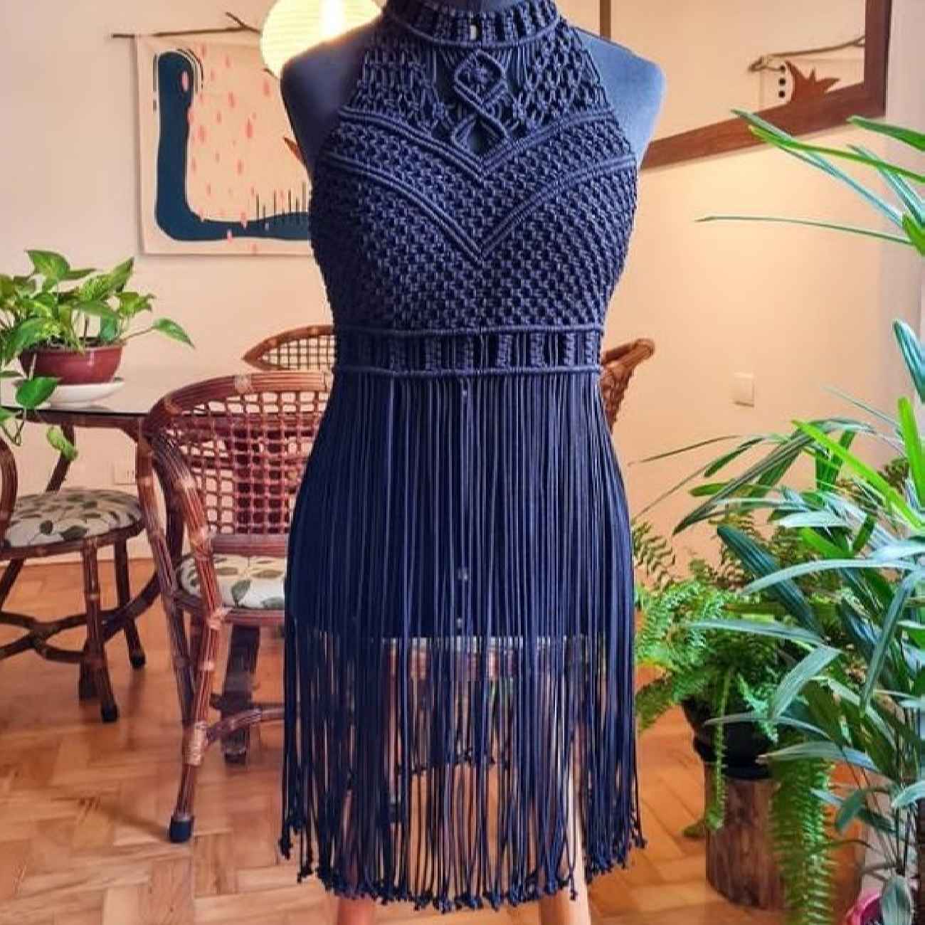 Robe bohème macramé artisanale – Parfaite pour une promenade en bord de mer en bleu marine