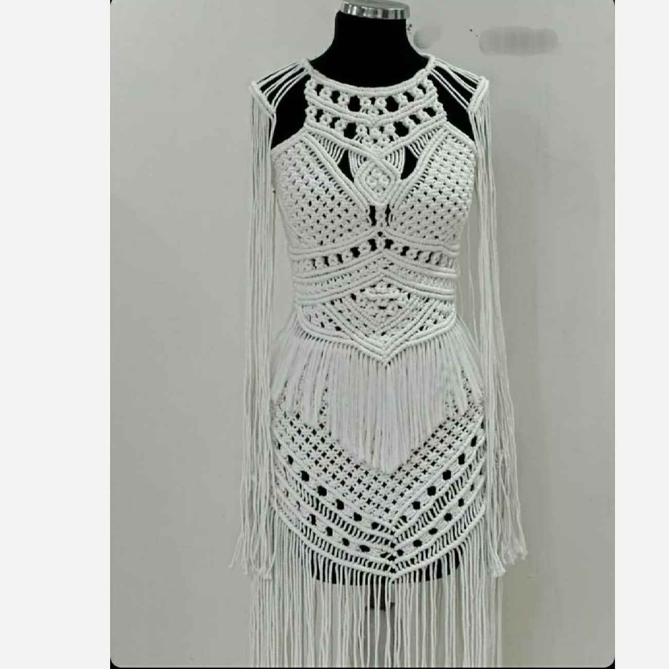 Robe macramé artisanale – Détails noués avec élégance pour un style estival respirant