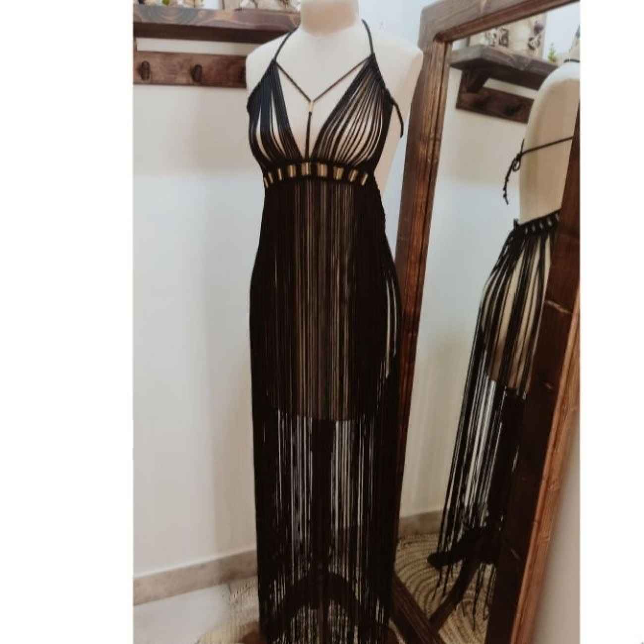 Robe macramé artisanale – Parfaite pour une promenade en bord de mer en noir