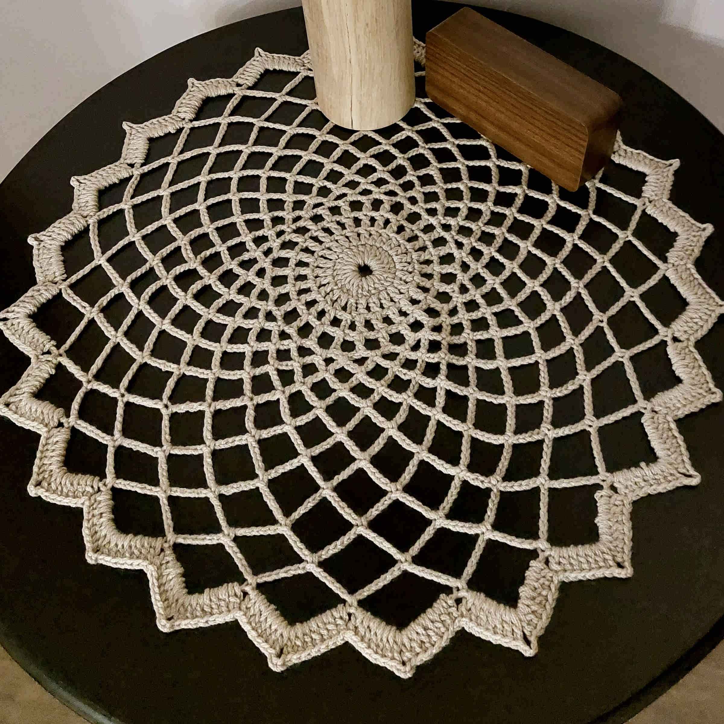 Nappe en crochet fait main – Design pour un look classique à la maison