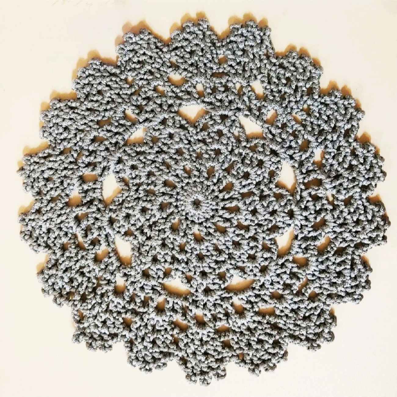 Nappe en crochet fait main – Mélange parfait de tradition et de style moderne