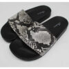 Nikta Cloud Slippers - Where CloChaussons Nikta Cloud - Là où le confort doux comme un nuage rencontre un design moderne et épuréud-Like Comfort Meets Sleek, Modern Design
