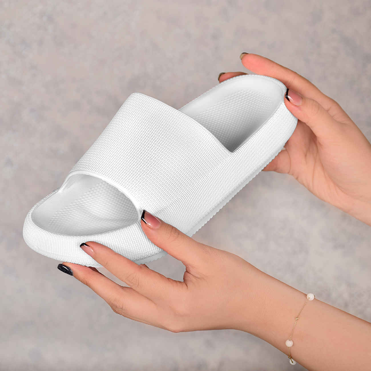 Chaussons Nikta Cloud pour un bonheur quotidien – Le summum du confort et du style