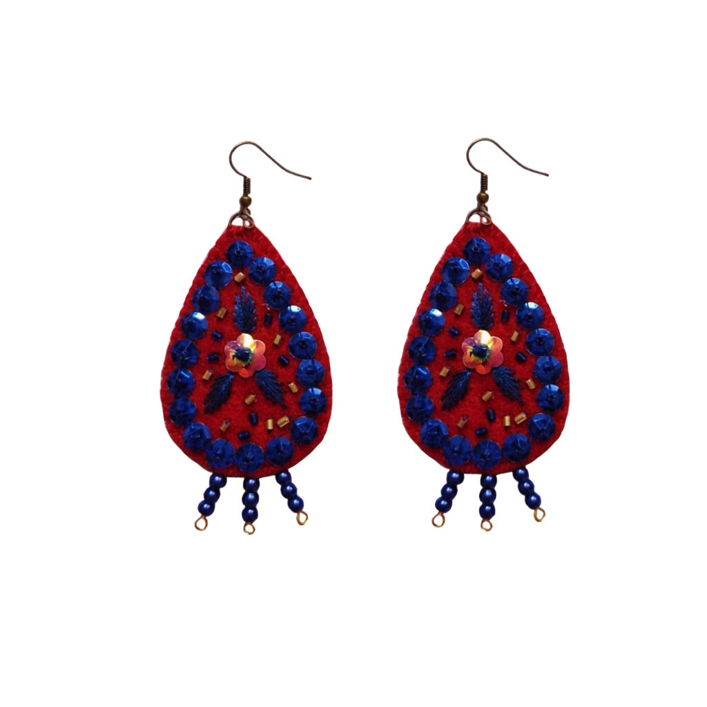 Boucles d'oreilles pendantes brodées à l'iranienne, style bohème en rouge