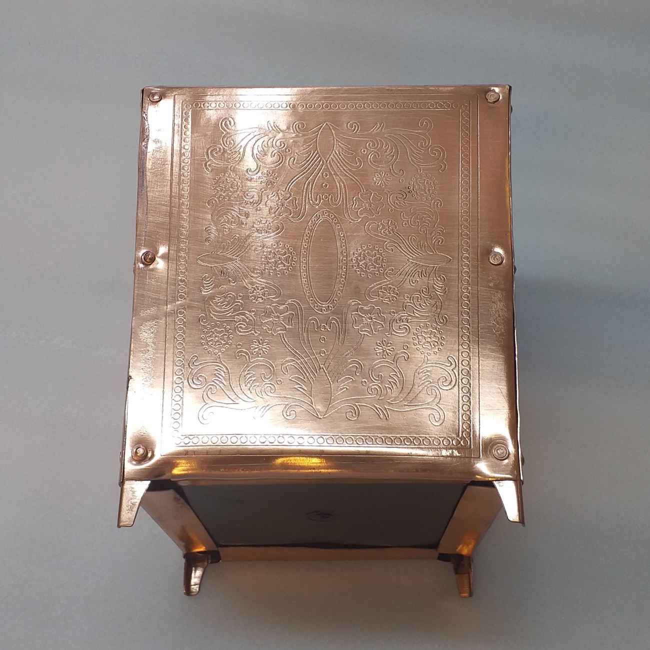 Corbeille à papier en cuivre persan gravée – Motif floral