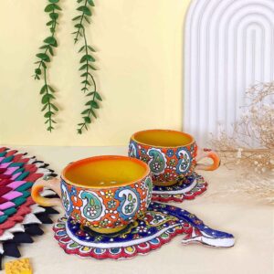 Tasse à Thé en Poterie Artisanale Persane Minakari avec Soucoupe Termeh (Motif Émaillé)