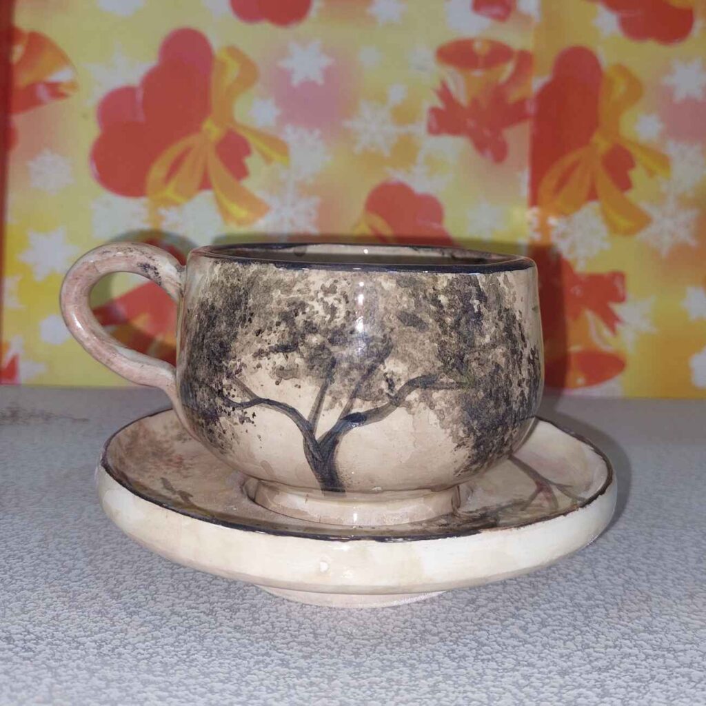 Tasse à Thé et Soucoupe en Poterie Persane de Haute Qualité avec Motif Arbre