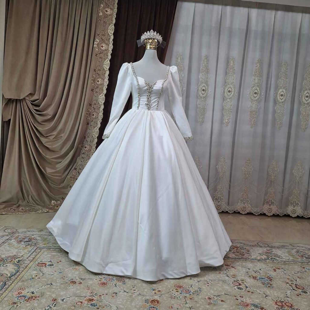 Robe de Mariée et de Mariage Perse à Manches Longues – Style Arabe avec Modèle Cristal