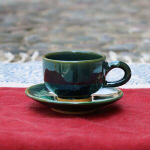 Tasse à Thé et Soucoupe en Poterie Persane avec Anse Adaptée au Thé
