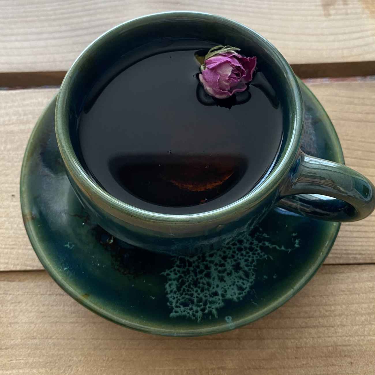 Tasse à Thé et Soucoupe en Poterie Persane avec Anse Adaptée au Thé