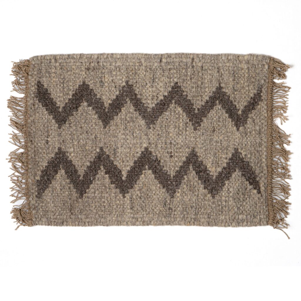 Tapis en feutre de laine persan 100% naturel et fait main Urvaksha