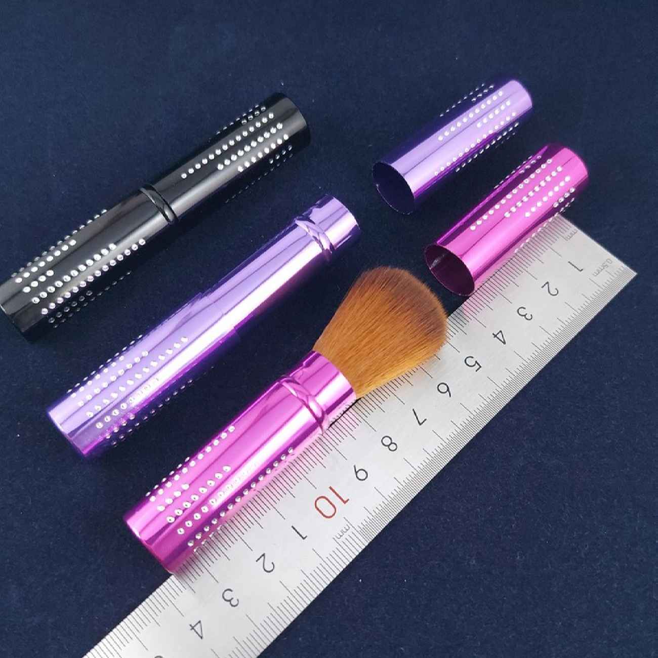 Pinceau cosmétique rétractable – Parfait pour la poudre, le blush et l’enlumineur