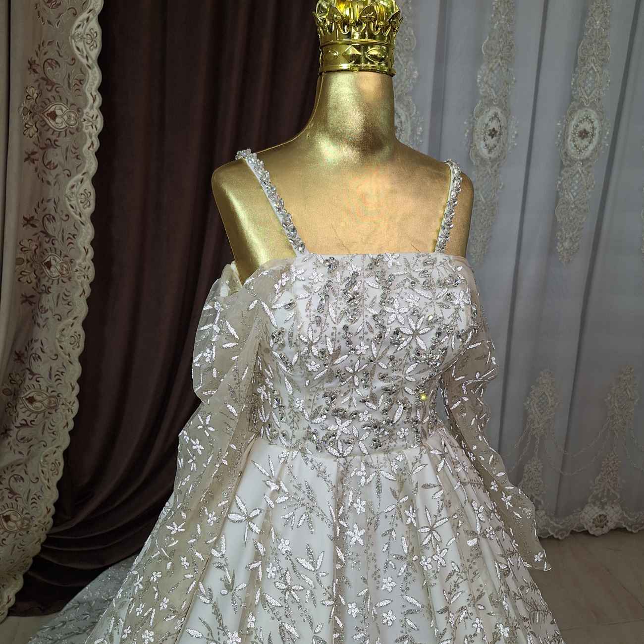 Robe de Mariée – Modèle Nuit Étoilée, Élégance et Style Moderne