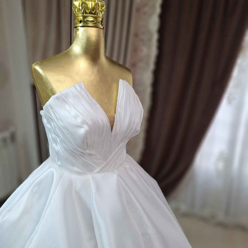 Robe de Mariée Perse – Élégante et Moderne, Style Arabe pour Toute Mariée