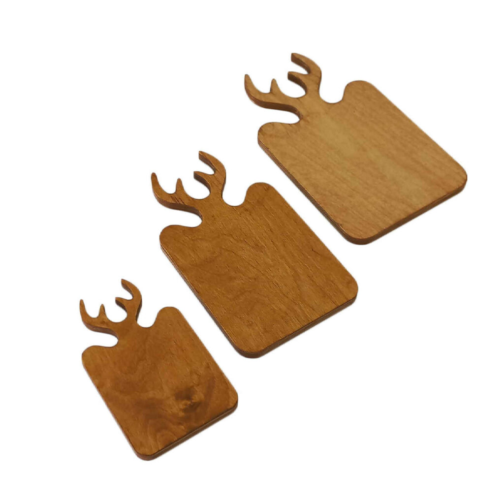 Ensemble de planches à découper et à servir en bois avec design de bois de cerf – Set de 3