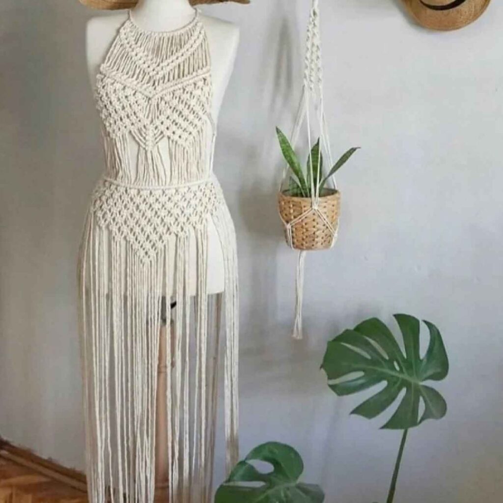 Robe macramé artisanale – Parfaite pour une promenade en bord de mer et un dîner au coucher du soleil