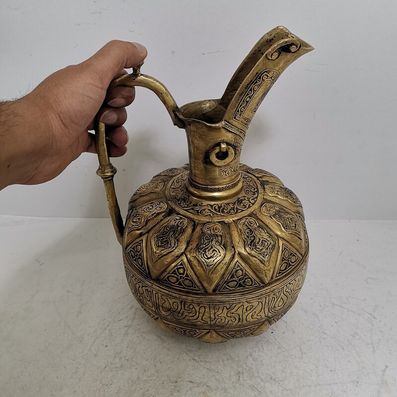 Flacon à eau de rose en laiton antique – Pour cérémonies traditionnelles parfumées