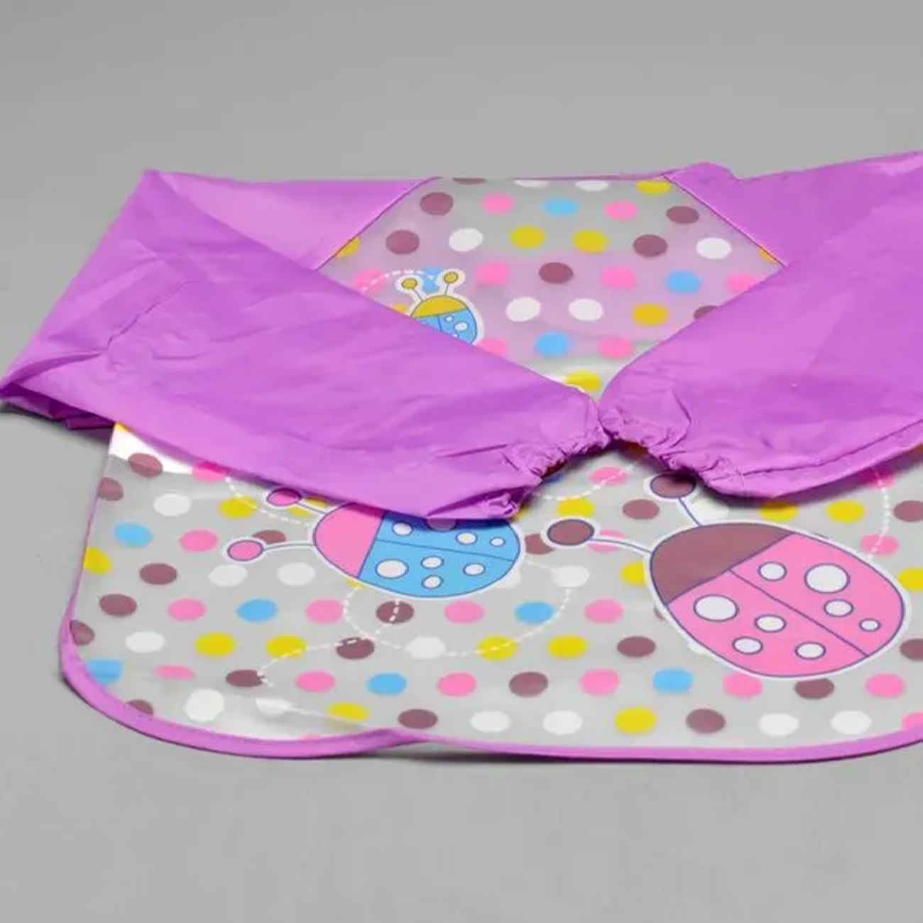 Bavoir Bébé – Garde Bébé Sec et Confortable – Avec Manches – Motif Coccinelle