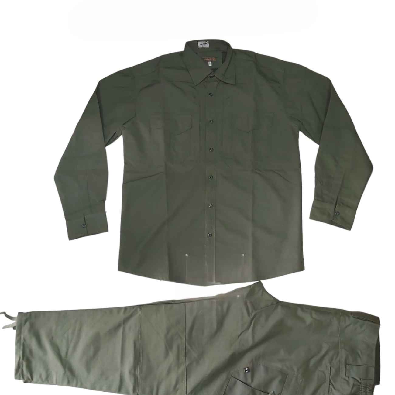 Uniforme cubain de l’armée à manches longues en vert – Culture, histoire et symbolisme