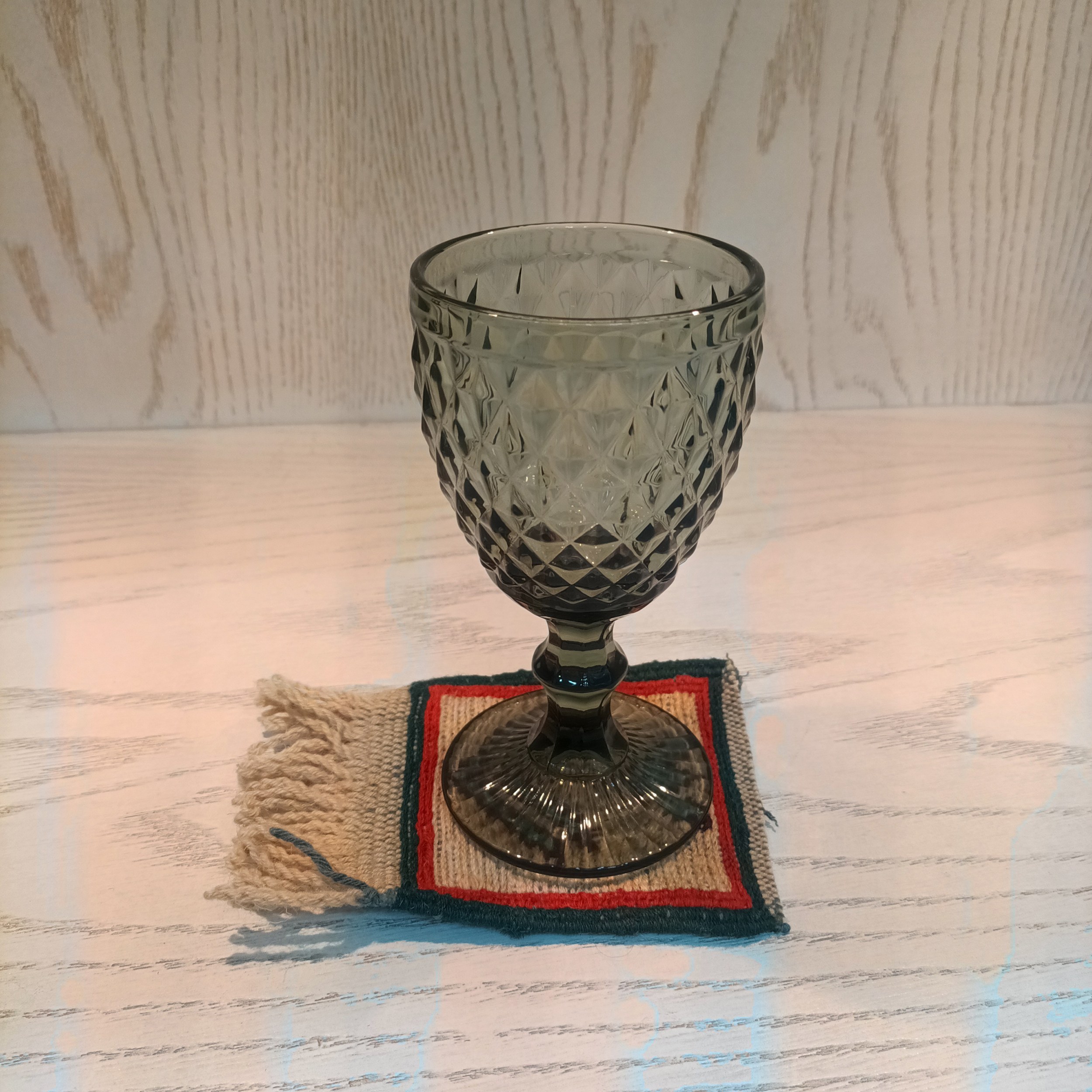 Sous-verre Kilim Persan Tissé à la Main – Décoratif avec Motif Floral