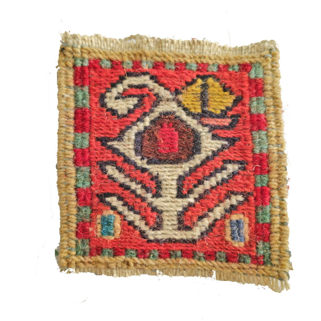 Sous-verre Kilim Persan Tissé à la Main – Accessoire Traditionnel avec Motif Géométrique