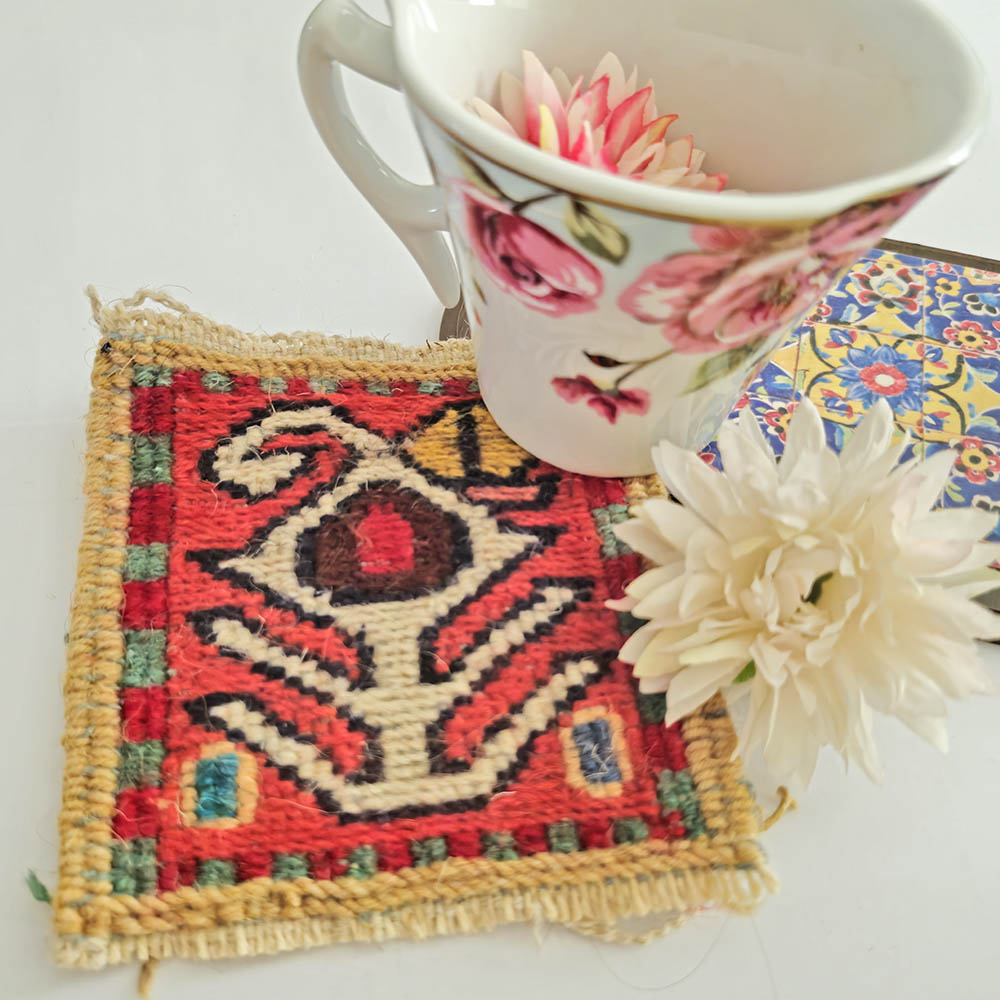 Sous-verre Kilim Persan Tissé à la Main – Accessoire Traditionnel avec Motif Géométrique