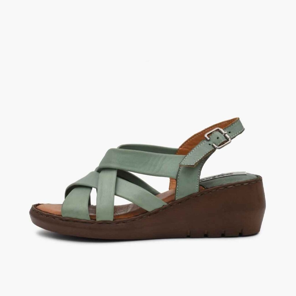 Sandale de randonnée - Cuir naturel, stylée pour une aventure en plein air toute la journée en vert