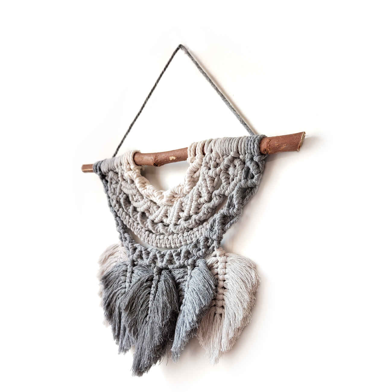 Suspension Murale en Macramé pour Votre Espace – Une Beauté Intemporelle Tissée à la Main