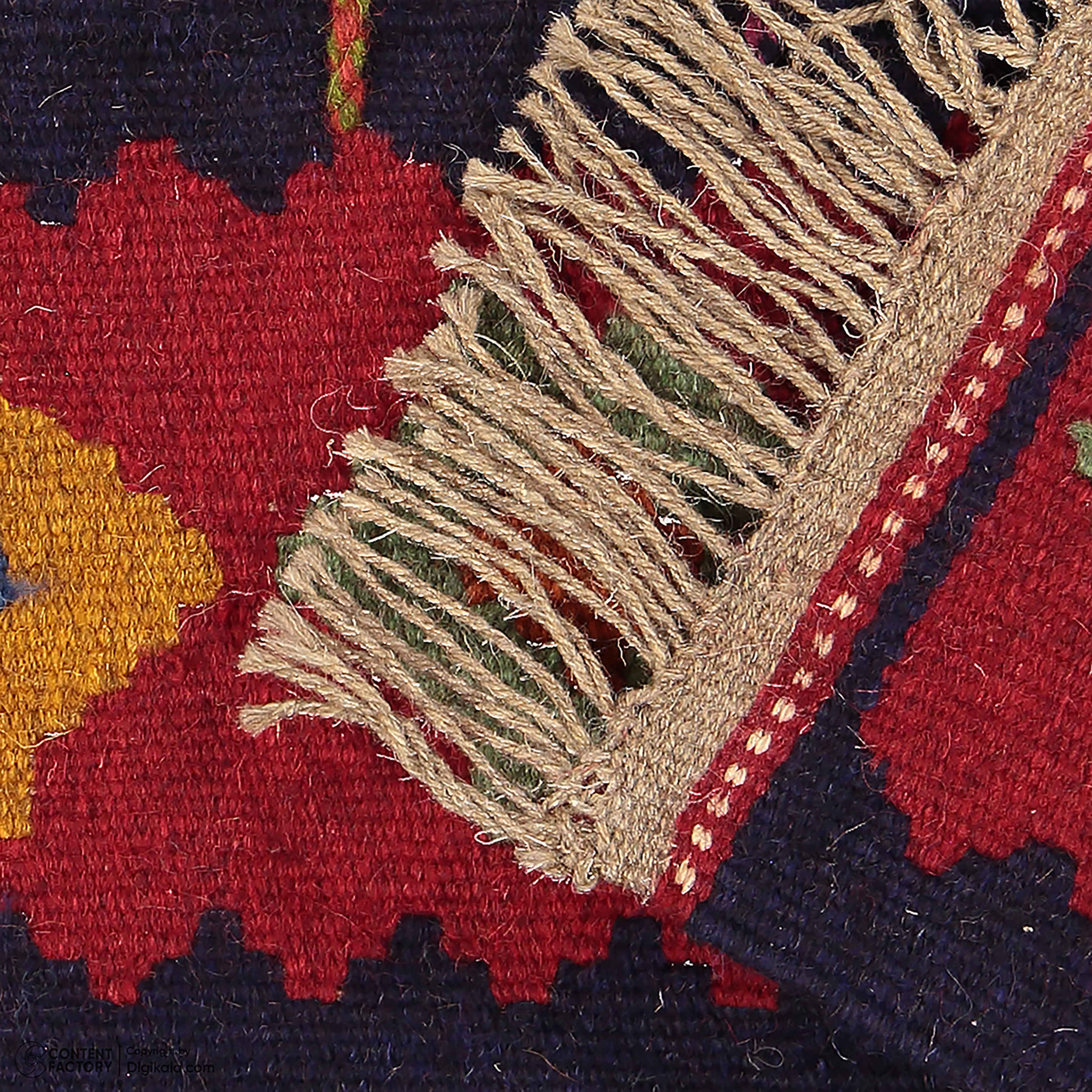Tenture murale persane à pompons DIY – Motif kilim traditionnel modèle Zopyrus
