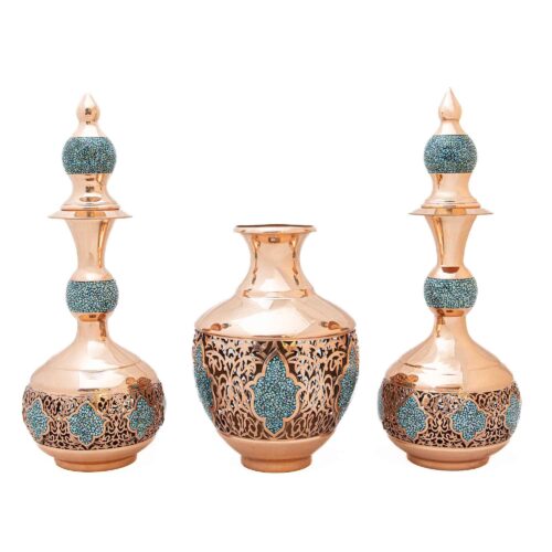 Ensemble bouteille et vase en cuivre décoratif persan avec incrustation de turquoise