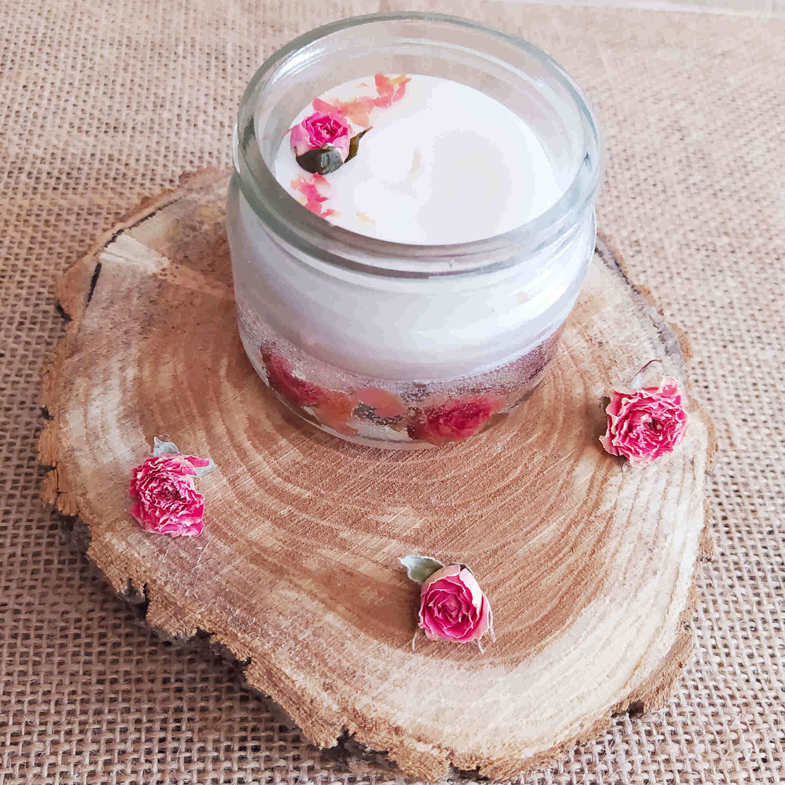 Bougie parfumée en pot pour relaxation et toute occasion, design fleur de rose