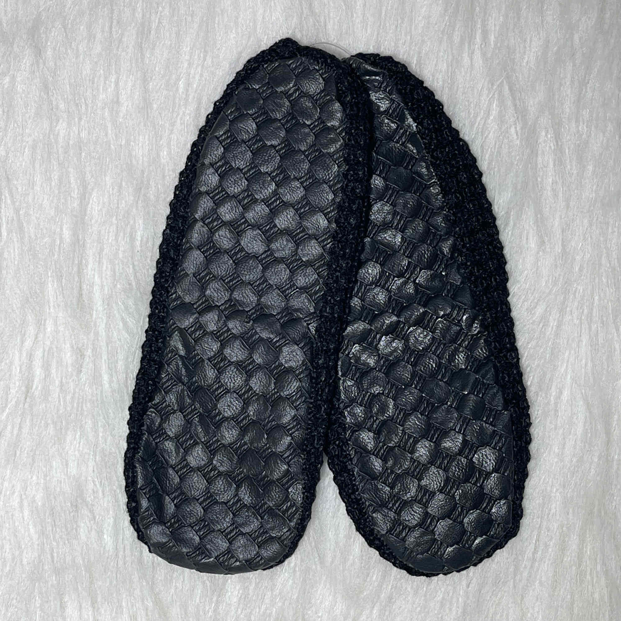 Chausson au crochet pour femmes adapté à l’hiver avec semelle en cuir en noir