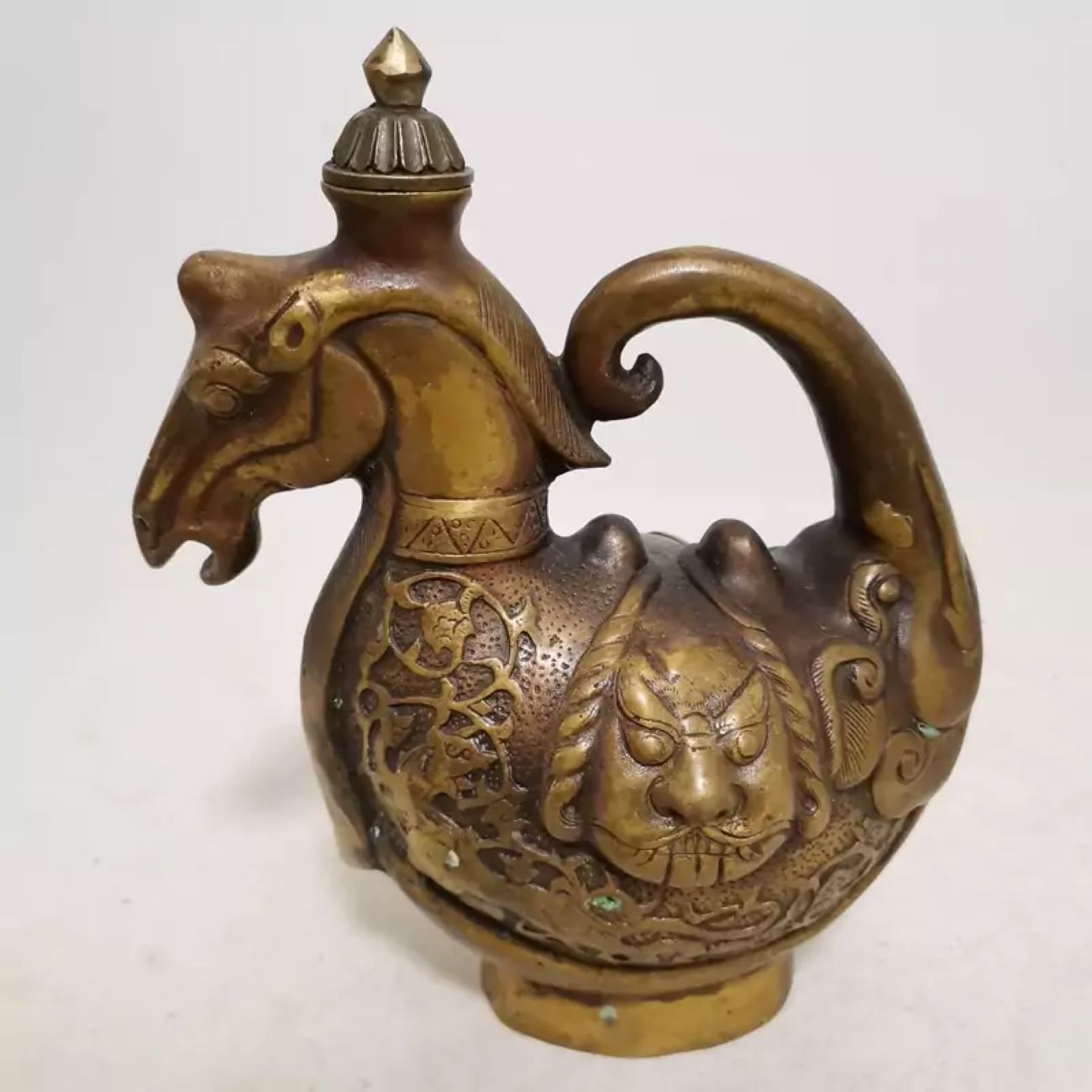 Flacon à eau de rose en laiton antique – Pour cérémonies traditionnelles parfumées