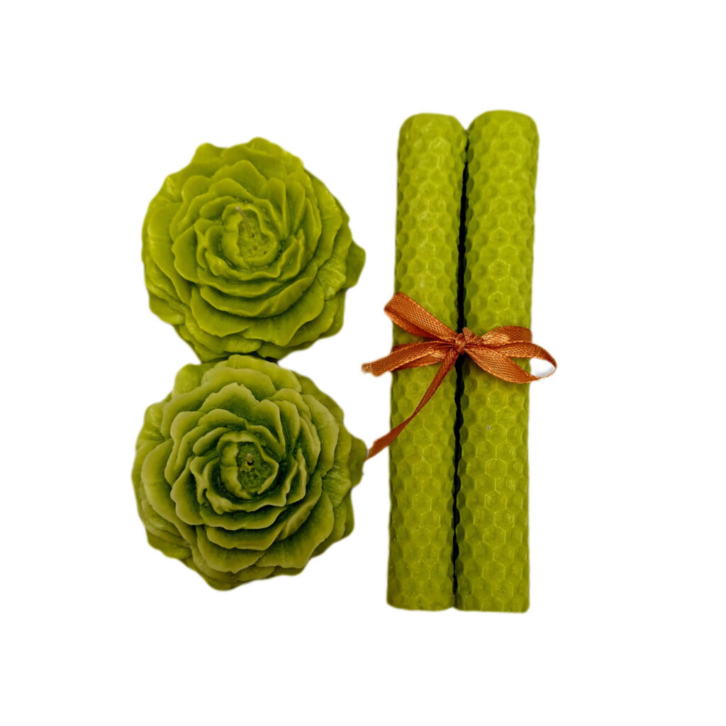 Bougie pilier en cire d'abeille en forme de rose - Charmante, ensemble de 4