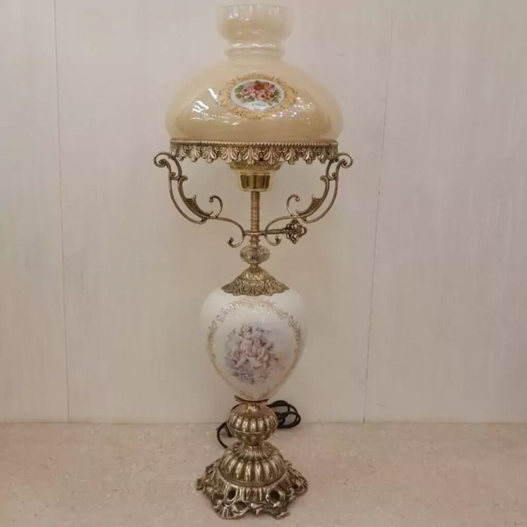 Lampe de table en bronze et céramique pour un éclairage élégant – design classique avec ambiance chaleureuse