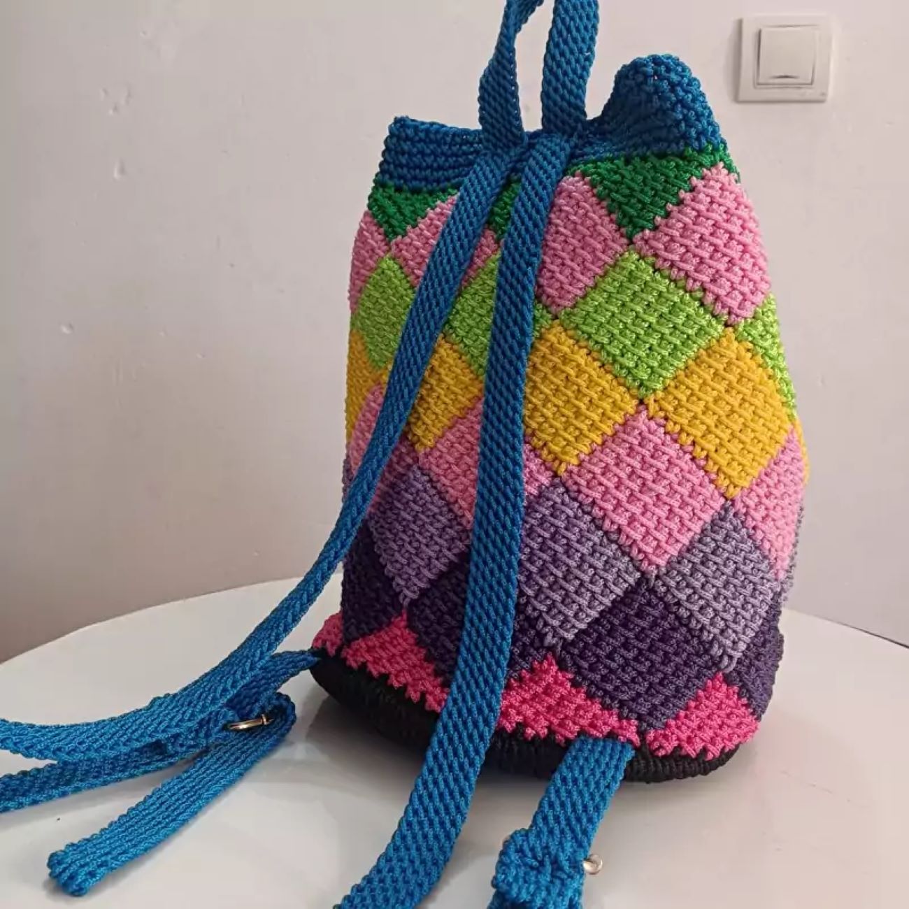Sac au Crochet Fait Main Tunisien – Design Coloré et Accessoire Personnalisé