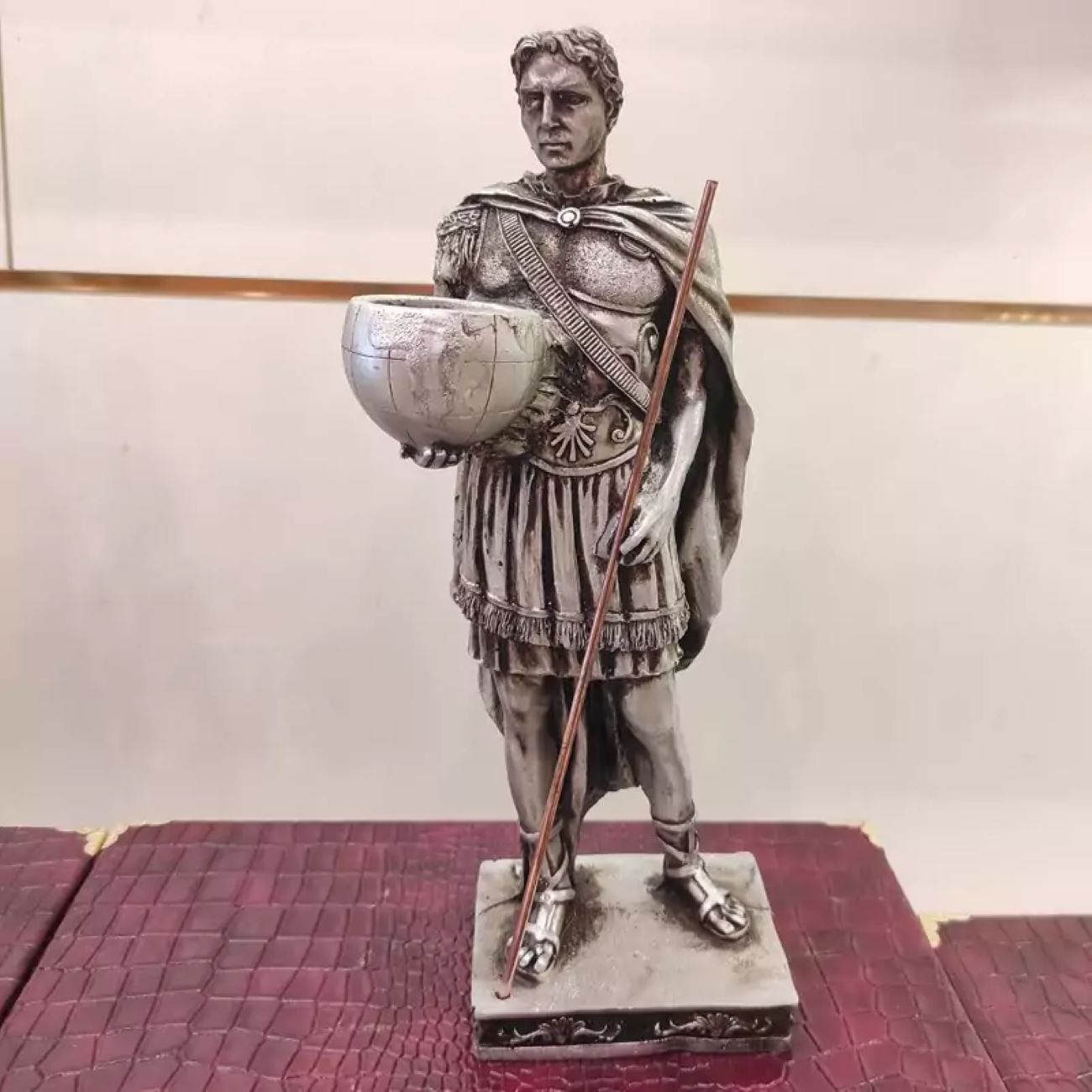 Figurine décorative de soldat roumain – Détails exquis, idéale pour la décoration intérieure et les collectionneurs